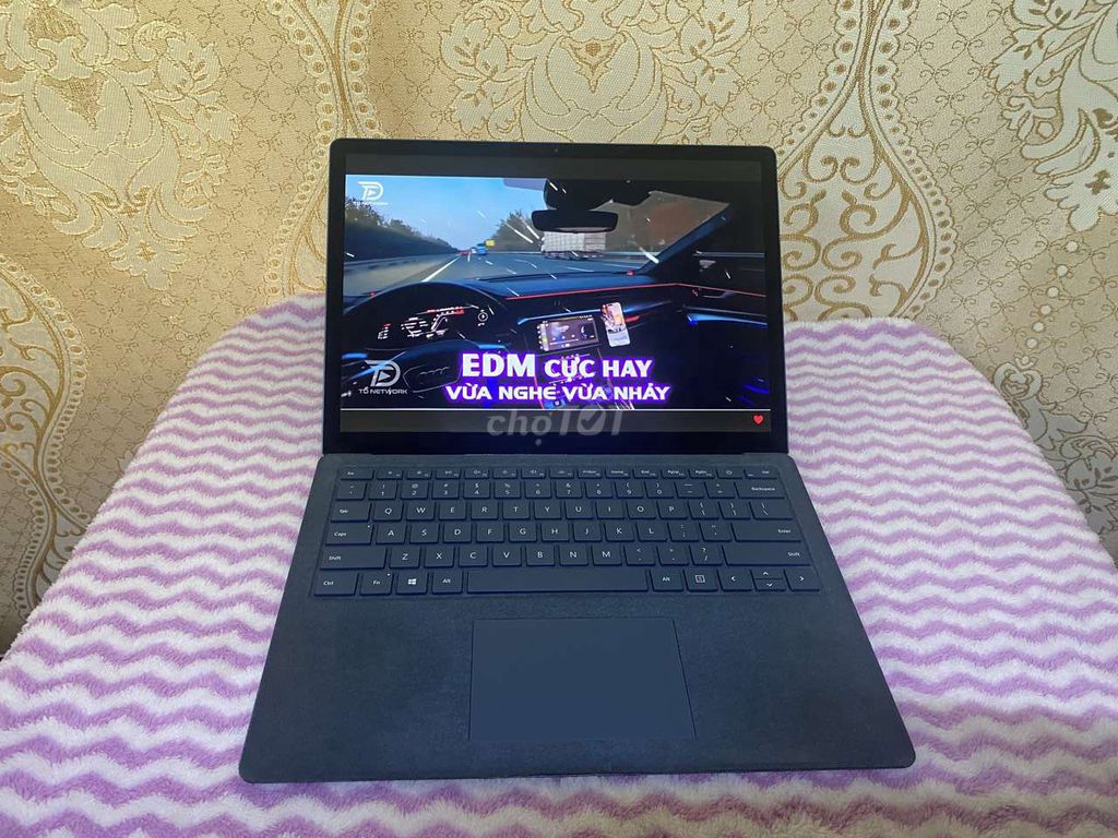 Surface laptop 1 13.5", i5/8gb/256