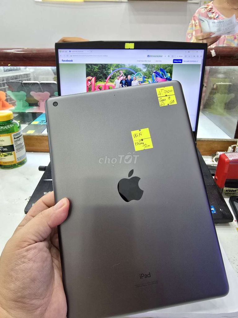 iPad Gen 9 WiFi 64GB - Không Sim. Mua bán Máy tính bảng tại Thành phố Long Xuyên An Giang được đăng bởi Facebook Cầm Đồ Thúy Vân hình 1