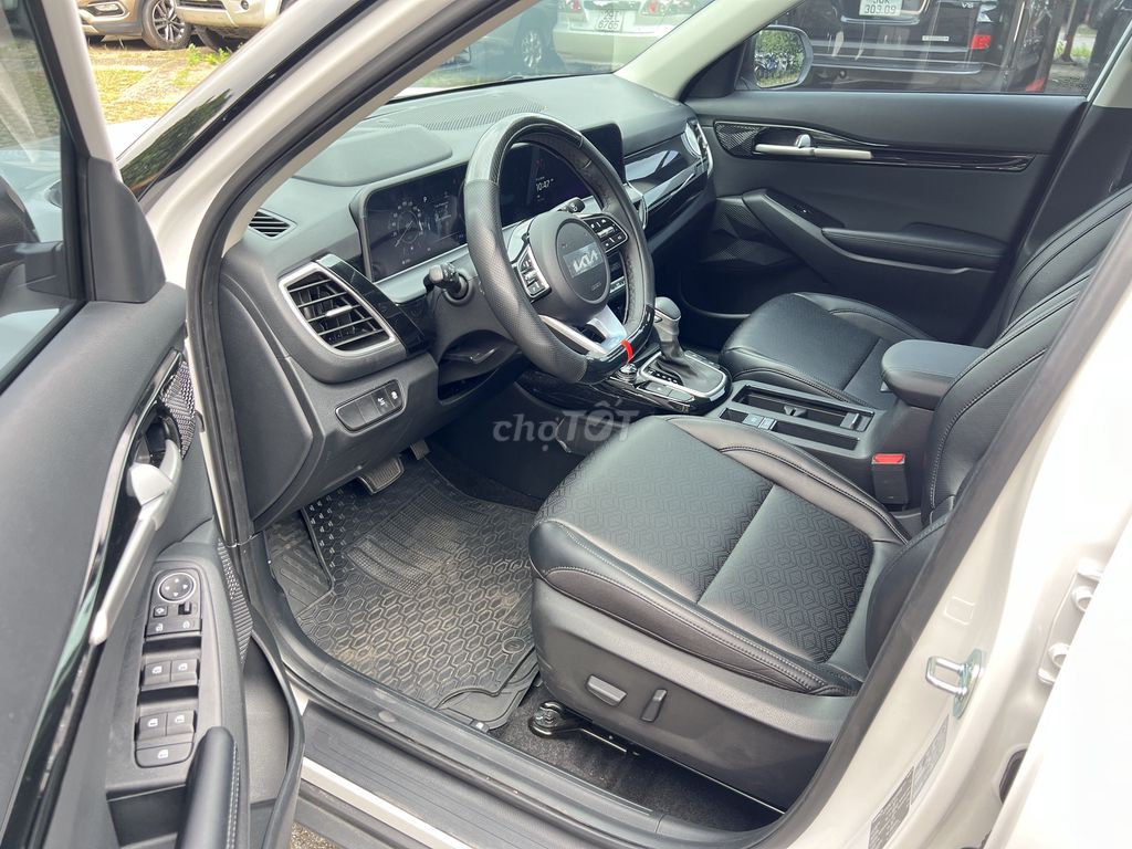 Kia Seltos 2025 Premium 1.5 AT- 2 nghìn km NHƯ MỚI. Mua bán Ô tô tại Quận Cầu Giấy Hà Nội được đăng bởi Xe Cũ Dương Đô hình 7