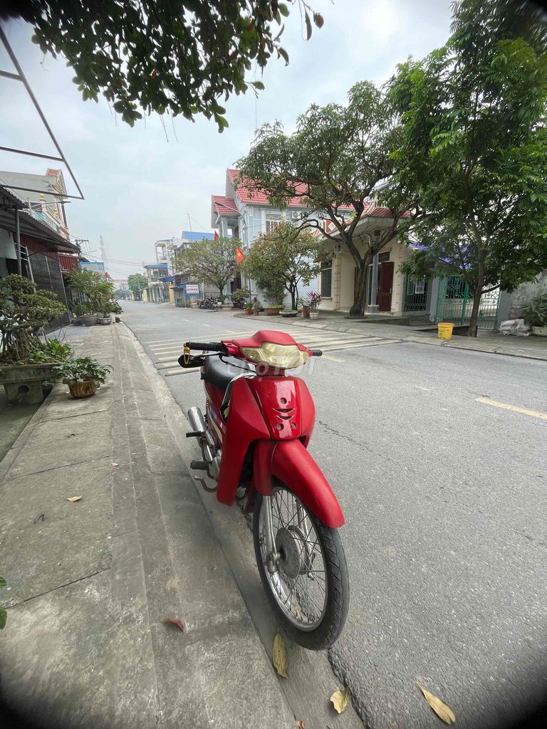 Xe máy màu Đỏ còn mới. Mua bán Xe máy tại Huyện Giao Thủy Nam Định được đăng bởi Mr .Nguyen hình 3