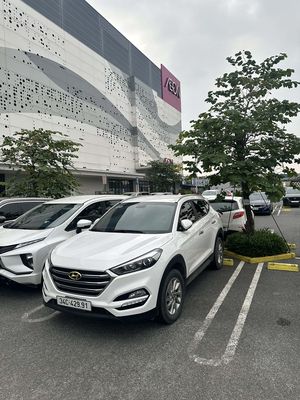 Hyundai Tucson 2.0 tiêu chuẩn 2018 Trắng 110000 km