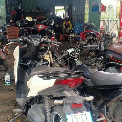 Honda tiến dũng