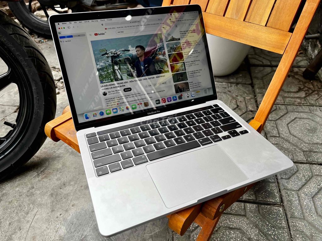 macbook Pro M1 8/256gb silver