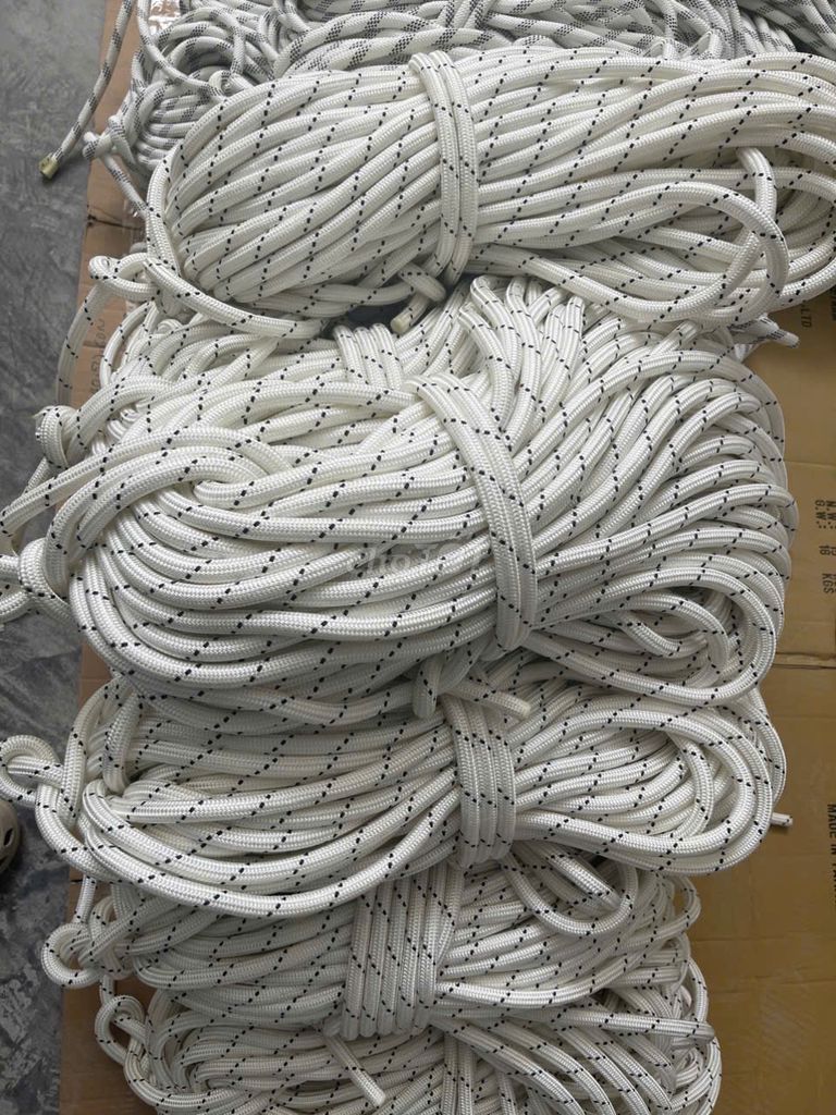Dây thừng 16mm thi công đu dây sơn nước. Mua bán Đồ thể thao, Dã ngoại tại Thành phố Dĩ An Bình Dương được đăng bởi VP Namico hình 1