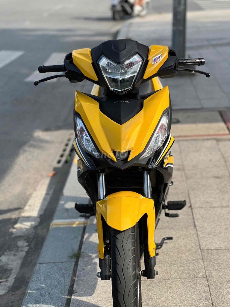 Honda Winner 150 V1 Bản Đặc Biệt Vàng Đen. Mua bán Xe máy tại Quận 11 Tp Hồ Chí Minh được đăng bởi Hưng Từ hình 2