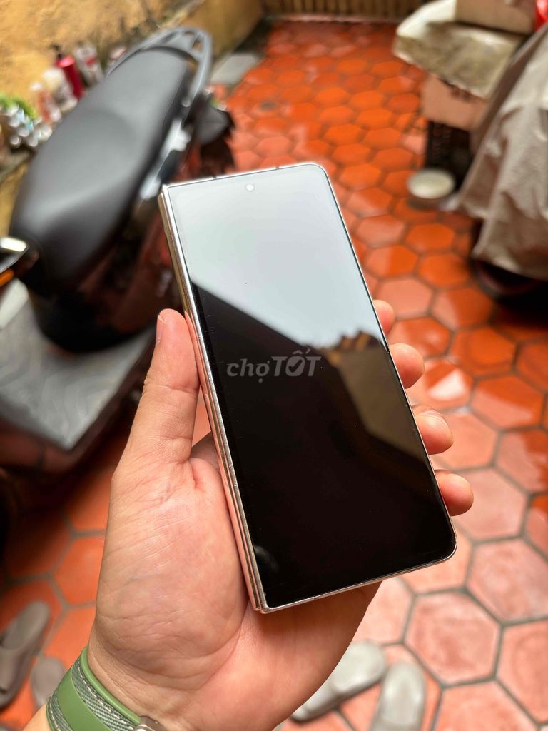 Samsung Fold 4 512GB Vàng Hàn Quốc. Mua bán Điện thoại tại Quận Ba Đình Hà Nội được đăng bởi Su Mox hình 1