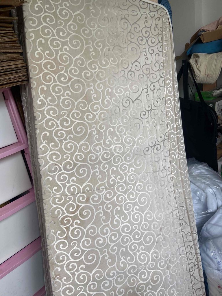 Đệm Everon 1.5m x 2m Đã sử dụng. Mua bán Giường, chăn ga gối nệm tại Quận Thanh Xuân Hà Nội được đăng bởi Nguyễn thị tâm hình 1