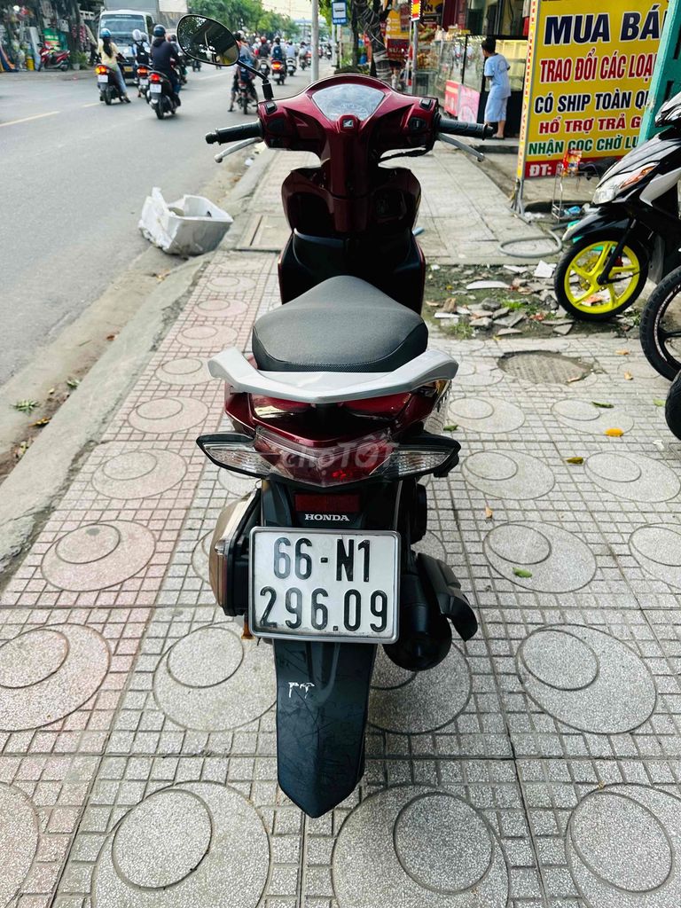 Honda Vision 2017 màu Đỏ. Mua bán Xe máy tại Thành phố Thuận An Bình Dương được đăng bởi xe máy phước thịnh hình 5