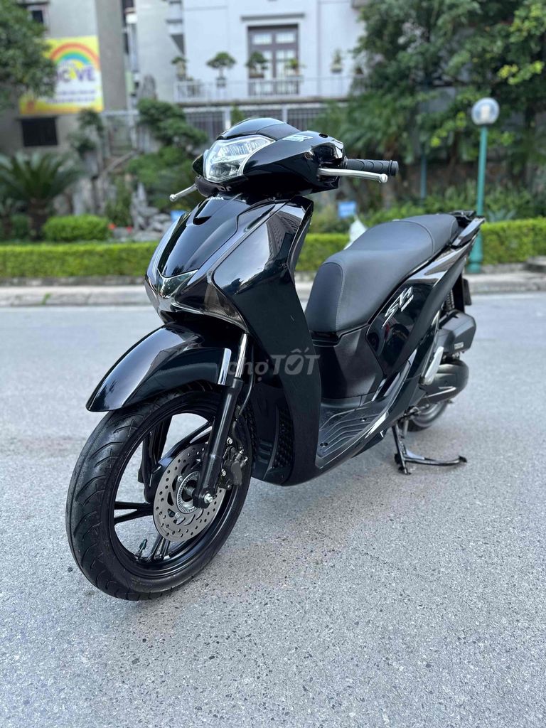 HONDA SH VIỆT 2018!! 150 Phanh ABS - 29H1-972.08. Mua bán Xe máy tại Quận Hoàng Mai Hà Nội được đăng bởi Xe Máy Quân Oanh  hình 2