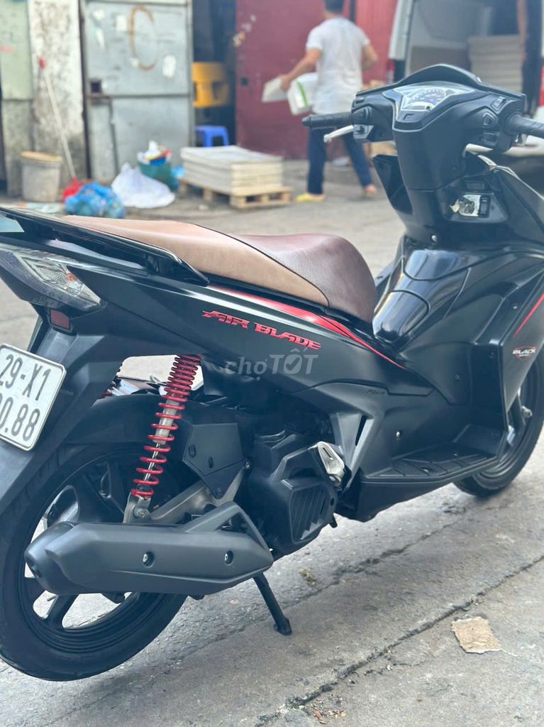 Honda Airblade 2015 zin chất. Mua bán Xe máy tại Quận Bắc Từ Liêm Hà Nội được đăng bởi E Hằng hình 2