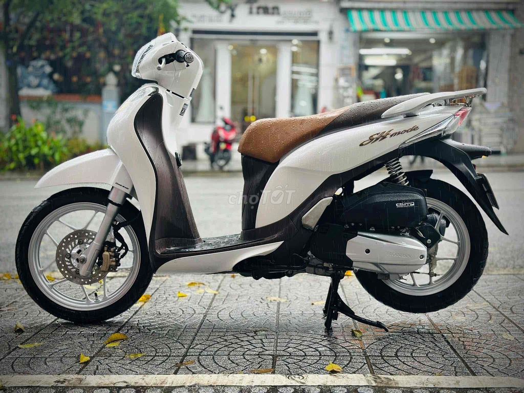 Honda SH Mode 2019 màu Trắng. Mua bán Xe máy tại Thành phố Huế Thừa Thiên Huế được đăng bởi DVCĐ Toàn Thắng hình 6