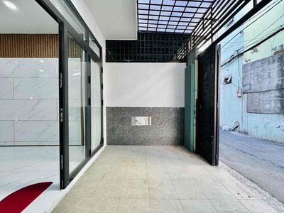 Nhà phố 72 m² · 4 PN · Đường Huỳnh Văn Bánh