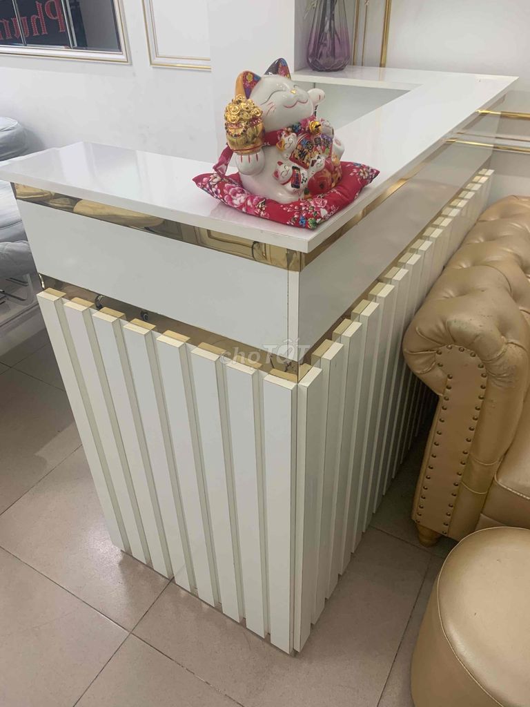 THANH LÝ SPA: BÁN BÀN, GHẾ, GIƯỜNG, ĐÈN LED