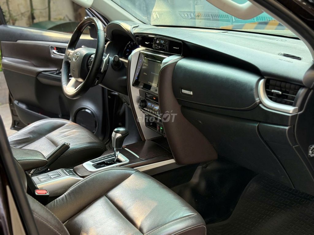 Toyota Fortuner 2.7V 4x2 2019 бензин задний привод отличное состояние