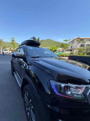 Ford Everest Titanium 4x4 AT 2020 Đen 10 vạn km