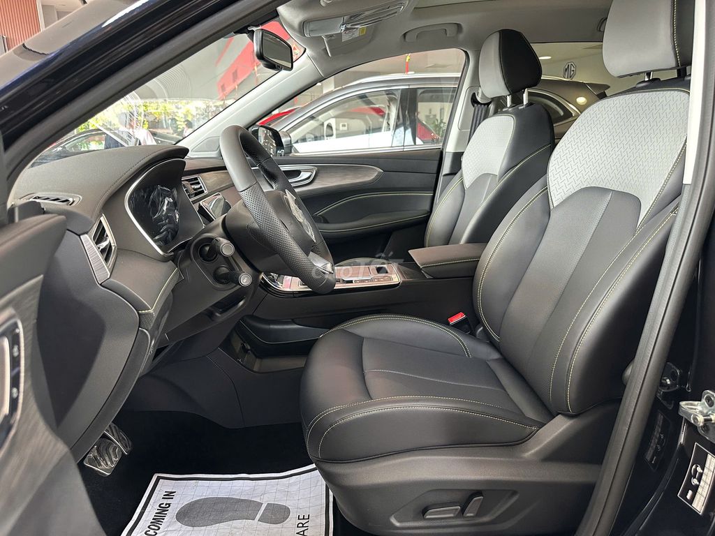 MG RX5 LUX mới 100% rẻ hơn xe lướt - Chỉ 2 suất. Mua bán Ô tô tại Quận 5 Tp Hồ Chí Minh được đăng bởi Huy Trần hình 2