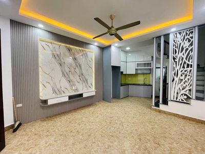 LÔ GÓC Ô TÔ ĐỖ CỬA 30M 5 TẦNG GIÁ 6,3 TỶ. Mua bán nhà ở tại Quận Hoàng Mai Hà Nội được đăng bởi Ngọc Trịnh