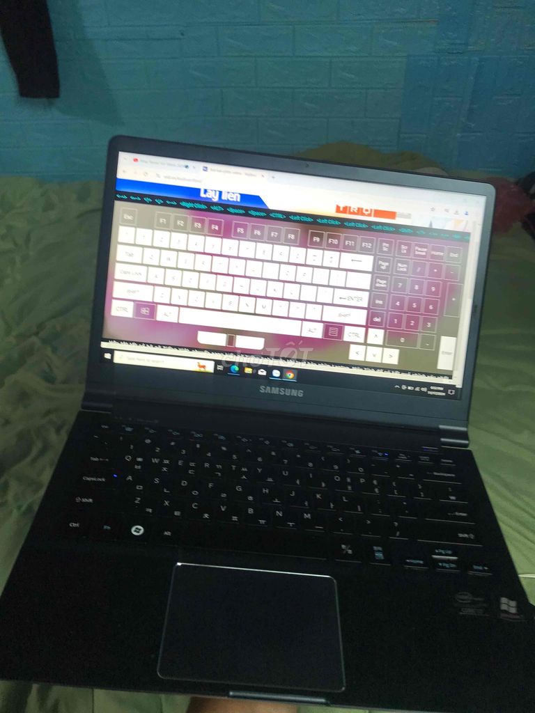 em cần bán laptop ss i7 như mới