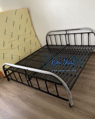 giường sắt màu đen xịn sinh viên - giường sắt đẹp