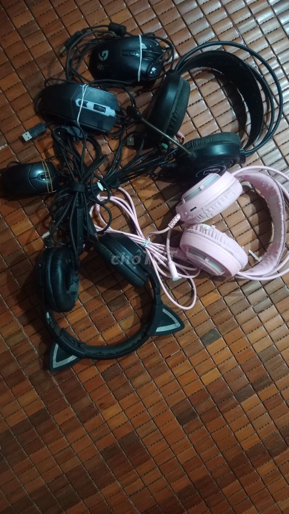 Thừa ít loa chuột tai nghe . Mua bán Tivi, Âm thanh tại Huyện Hoài Đức Hà Nội được đăng bởi Nguyen Hung hình 1