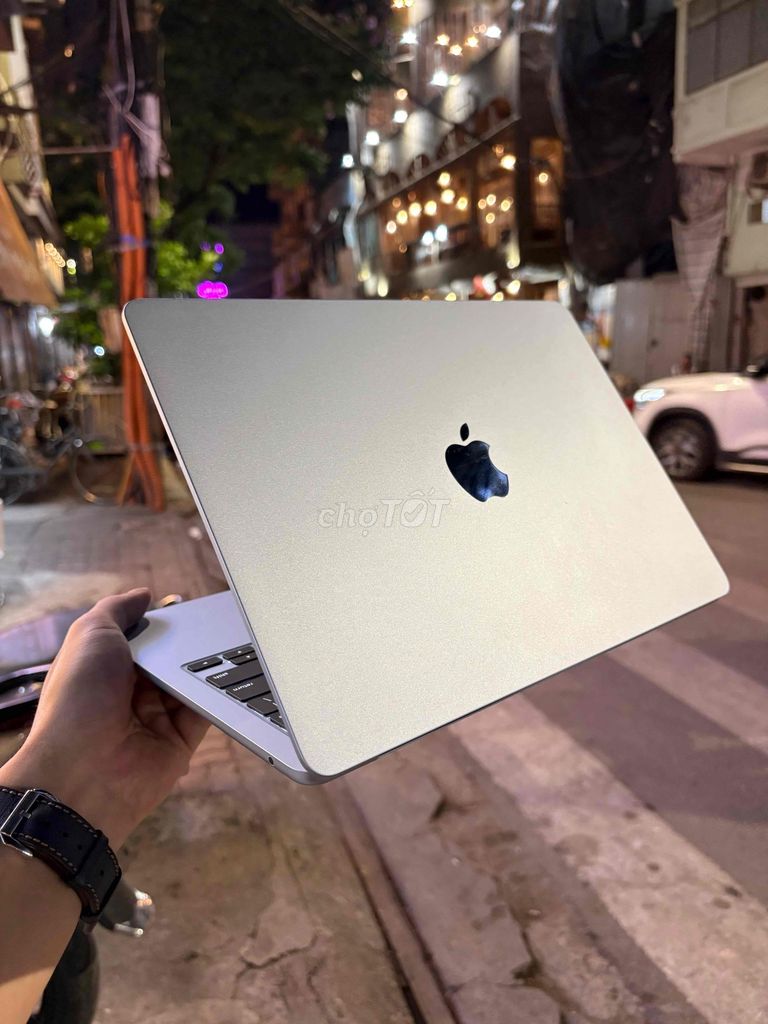Apple Macbook Air M4 13-inch 16GB/256GB. Mua bán Laptop tại Quận Đống Đa Hà Nội được đăng bởi Quý Hoàng hình 1