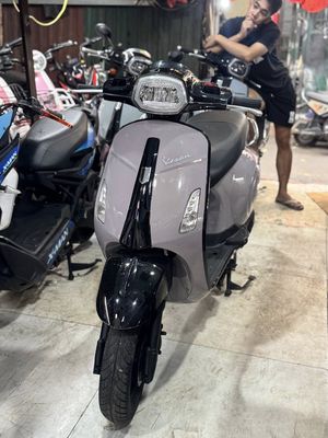 Vespa xám bình mới thay chạy khoẻ. Mua bán Xe điện tại Quận Cầu Giấy Hà Nội được đăng bởi Xe Điện 257 Hoàng Quốc Việt 