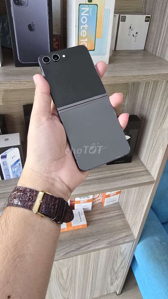 Samsung Z Flip 5 512GB Đen. Mua bán Điện thoại tại Quận Ninh Kiều Cần Thơ được đăng bởi hiển mobile hình 1
