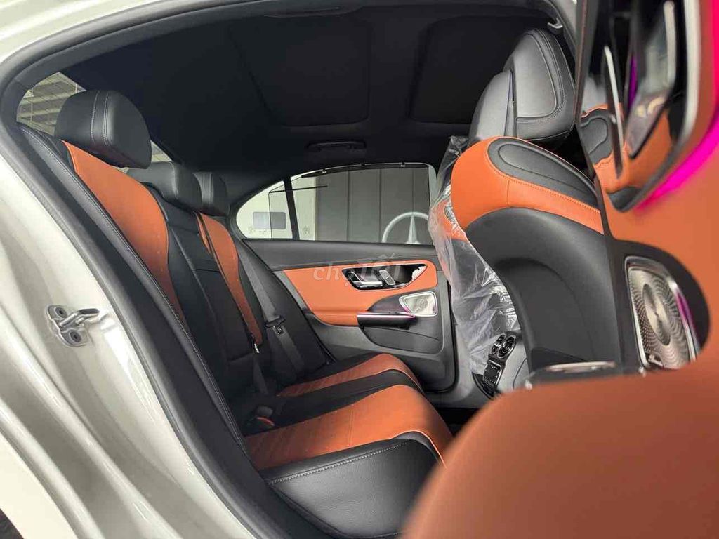 Mercedes Benz C Class C300 V2 AMG 2025 siêu lướt. Mua bán Ô tô tại Quận Bình Thạnh Tp Hồ Chí Minh được đăng bởi Hùng Mercedes Haxaco Hàng Xanh hình 7