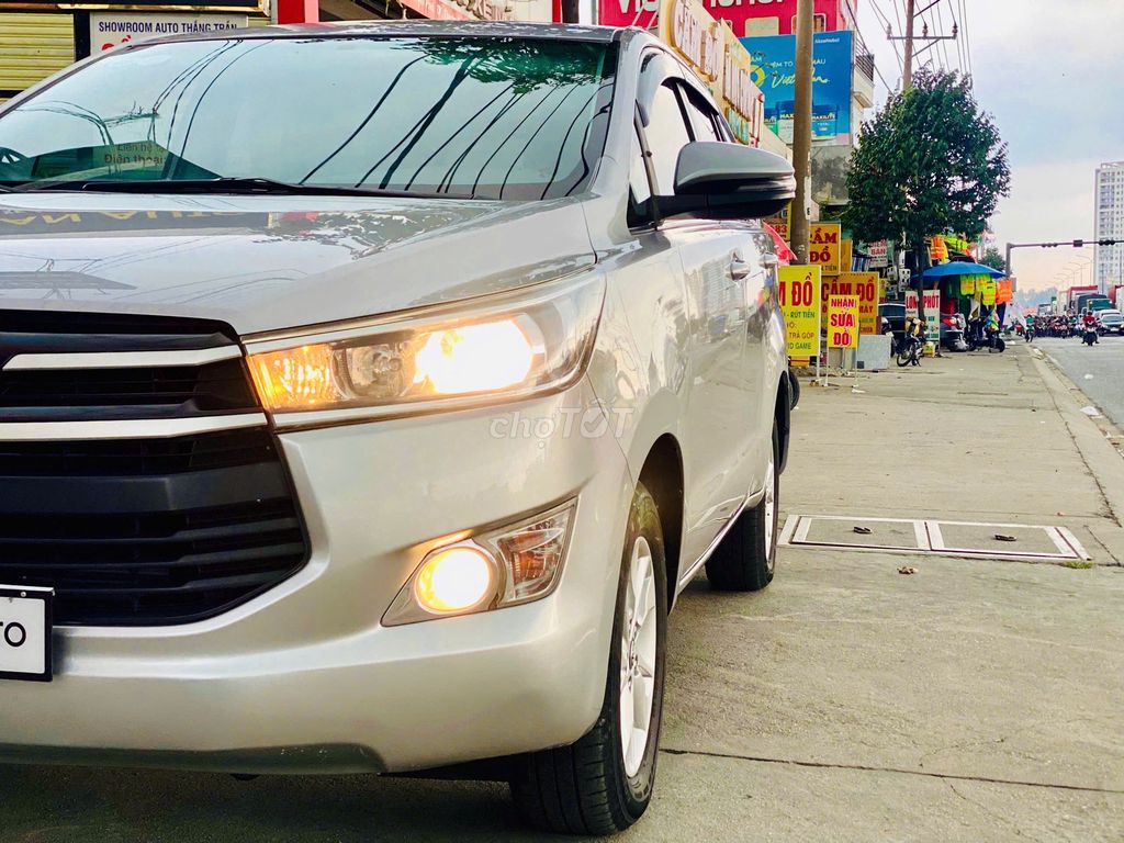 Toyota Innova 2018 2.0E - 100456 km. Mua bán Ô tô tại Thành phố Thuận An Bình Dương được đăng bởi Thắng Trần Auto hình 4
