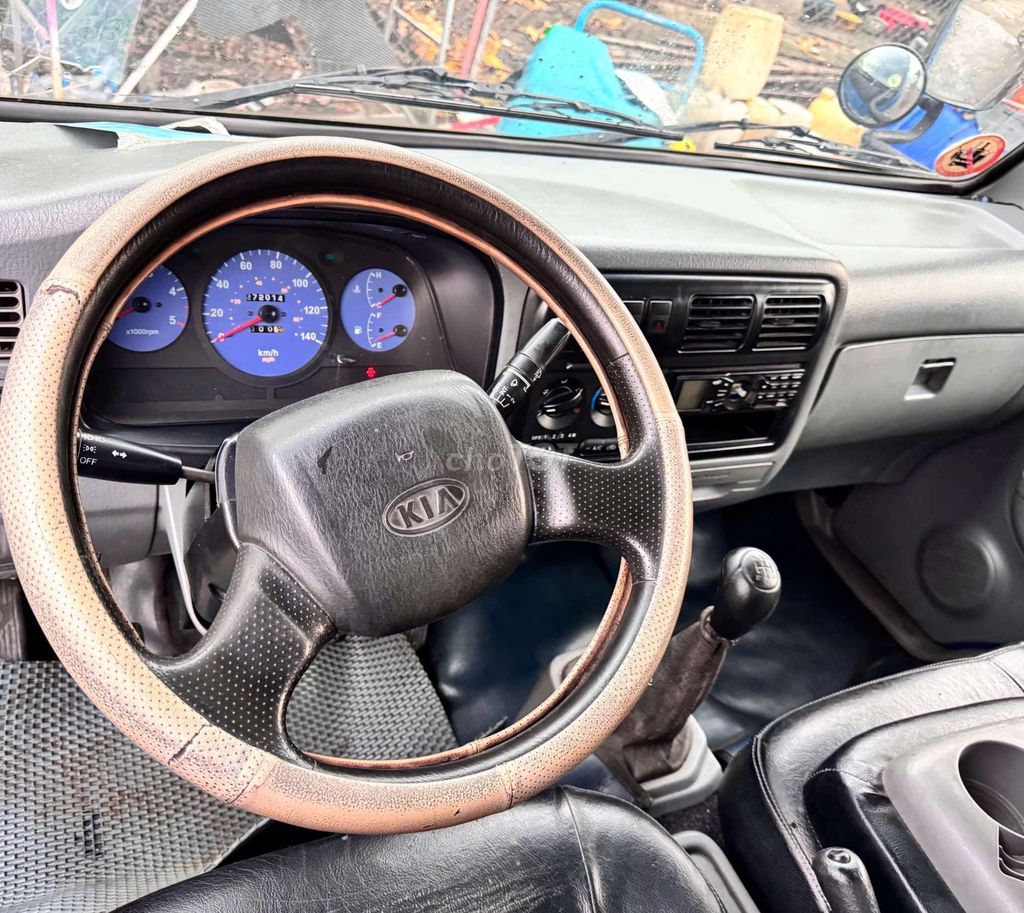 Bán gấp kia 1.1 tấn đời 2013 thùng kín 3m4. Mua bán Xe tải, xe ben tại Thành phố Thuận An Bình Dương được đăng bởi Xe tải Bình Dương hình 7