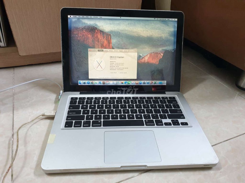 Xác Macbook pro 2011 i5 4 nhân còn lên như hình