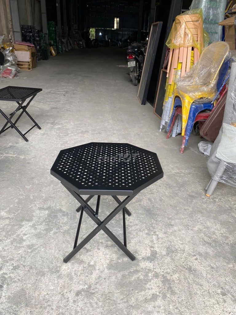 Bàn sắt bát giác gấp gọn  Đen. Mua bán Bàn ghế tại Huyện Phú Xuyên Hà Nội được đăng bởi Lê Hồng Đăng hình 1