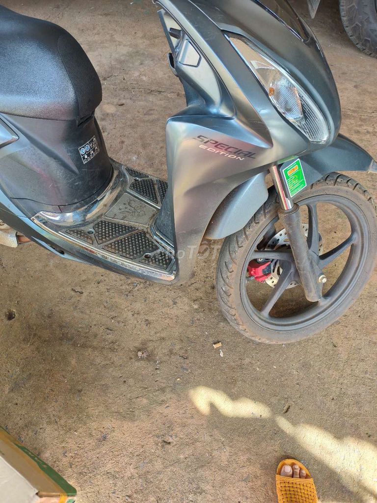 Honda Vision 2022 bánh bự 14489 km Xám. Mua bán Xe máy tại Huyện Bù Đăng Bình Phước được đăng bởi Luong Van Long hình 4