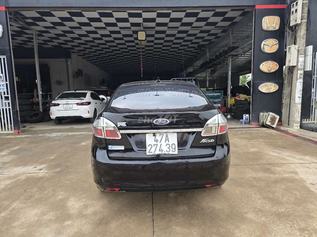 Ford Fiesta 2011 1.5 AT Sedan - 100000 km. Mua bán Ô tô tại Huyện Ea Súp Đắk Lắk được đăng bởi Quang thiện hình 4