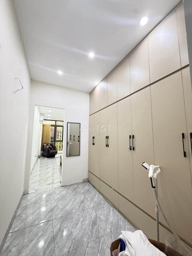 Продается дом в Нгок Ламе, Лонг Бьен, 33,2 м2, 3 этажа, 6,9 млрд долларов
