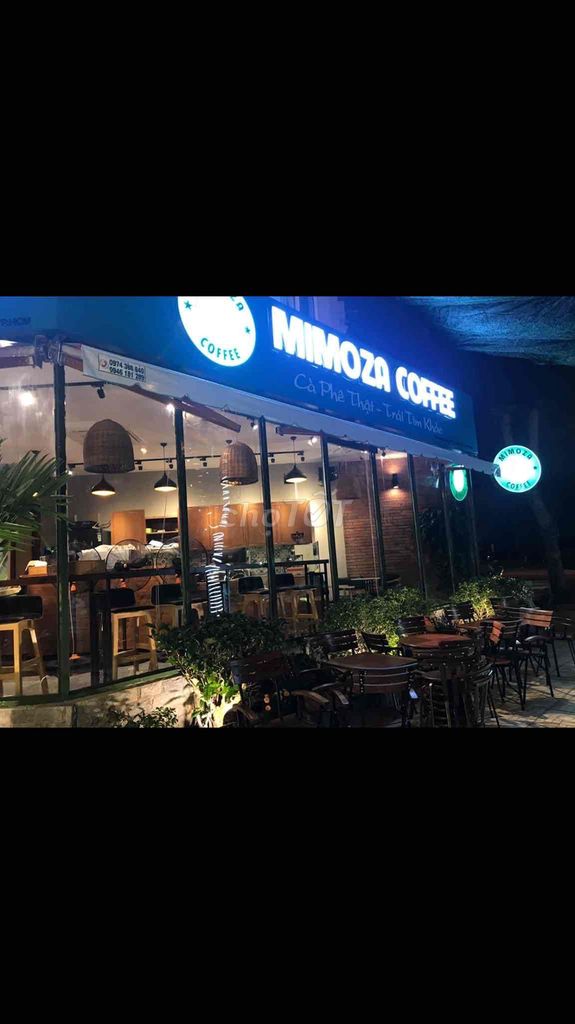 Nhân viên quán Mimoza coffee quận 7 HCM