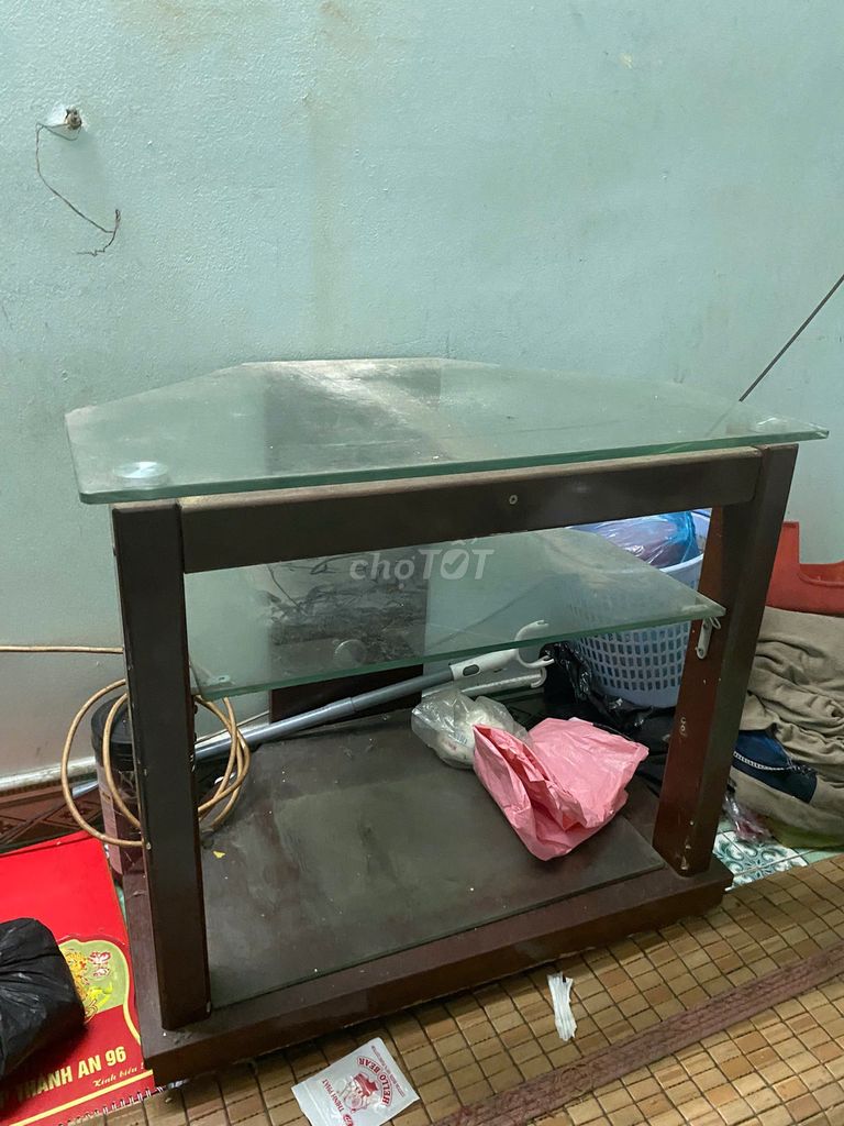 Kệ tivi Gỗ Kính 3 tầng Hiện đại. Mua bán Tủ, kệ gia đình tại Quận Tân Phú Tp Hồ Chí Minh được đăng bởi Lan hình 1