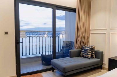 cần bán goldenbay studio nội thất cao cấp dòng tiền cho thuê sẵn