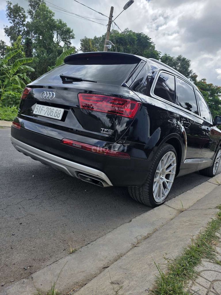 Audi Q7 2016 черный 160 тыс. км