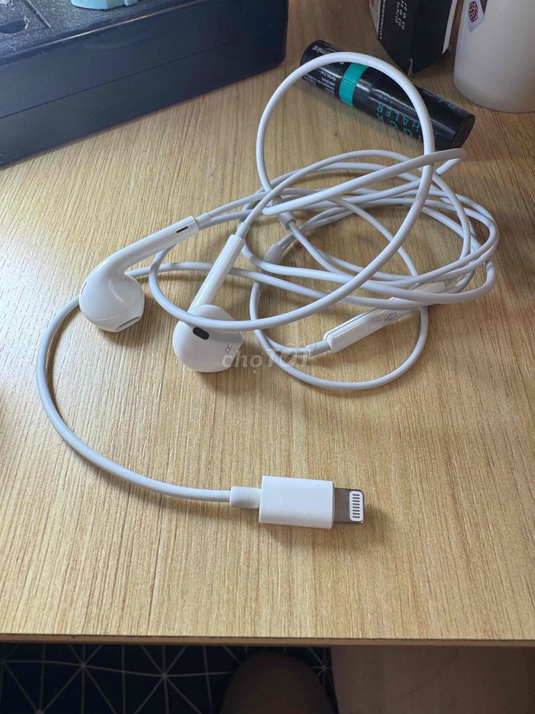 Tai nghe Apple Lightning Mới đẹp. Mua bán Tivi, Âm thanh tại Quận 1 Tp Hồ Chí Minh được đăng bởi trần văn tiền  hình 1