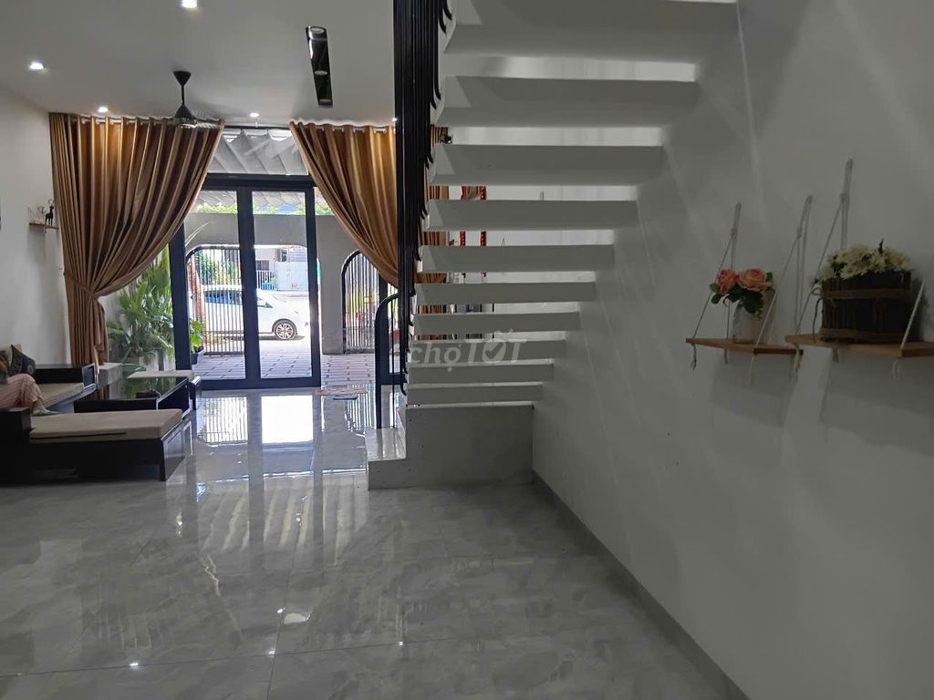 Аренда · 3 комн. · 100 м² · Quận Cẩm Lệ, ул. Đường Diên Hồng