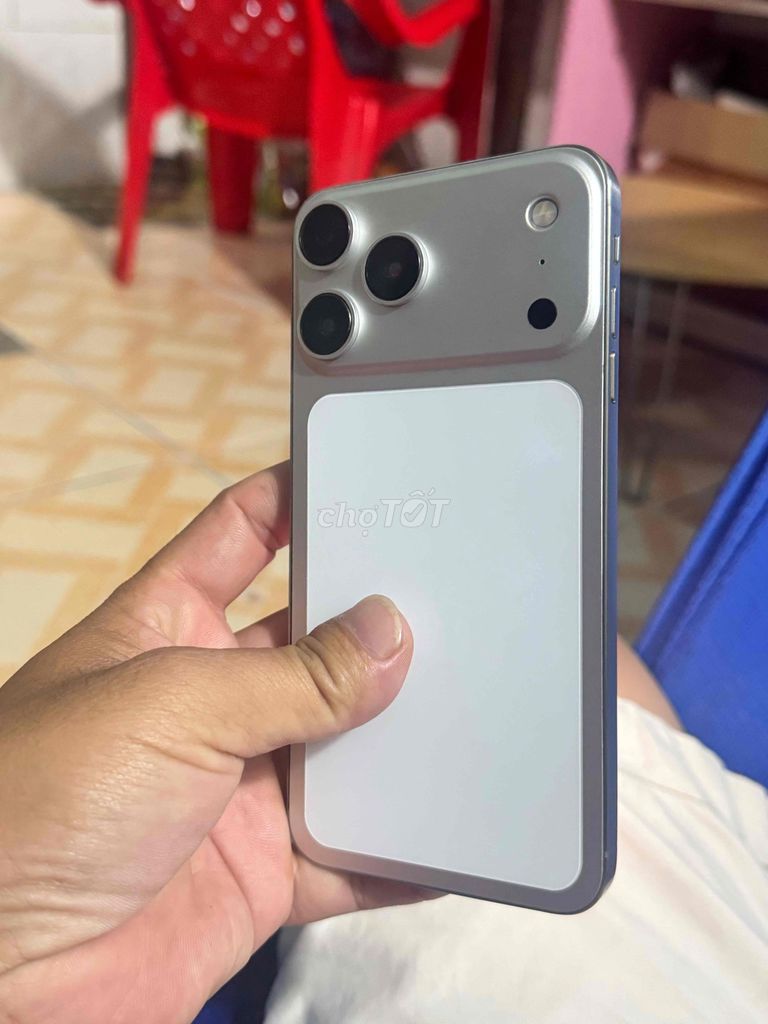 iPhone Maxx Max độ 17 Pro Max Bạc. Mua bán Điện thoại tại Thị xã Tân Uyên Bình Dương được đăng bởi binhduonghelo hình 1