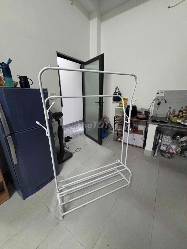 Giá treo quần áo kim loại Trắng. Mua bán Nội thất, đồ gia dụng khác tại Quận Hải Châu Đà Nẵng được đăng bởi Mr Vũ hình 1