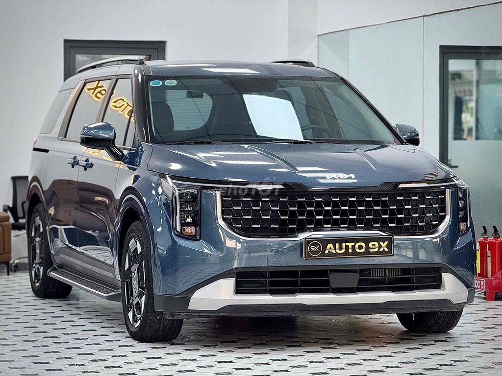 🚘 Роскошный синий Kia Carnival 2024 2.2D — суперсерфинг