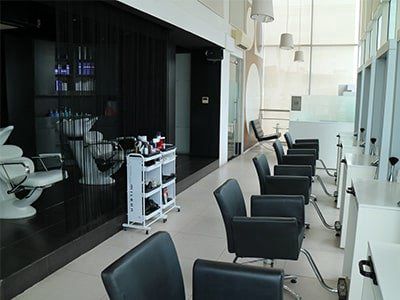 TUYỂN   THỢ PHỤ TÓC SALON NHẬT BẢN Q1