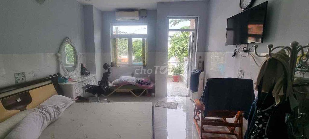 Đi nước định cư nước ngoài cần bán gấp nhà mặt tiền 1 trệt 2 lâu nhà