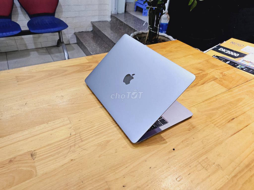 Mac air 2019 like new fullbox , ram16/256gb. Mua bán Laptop tại Thành phố Buôn Ma Thuột Đắk Lắk được đăng bởi Cầm Đồ PHÚT 89  hình 1