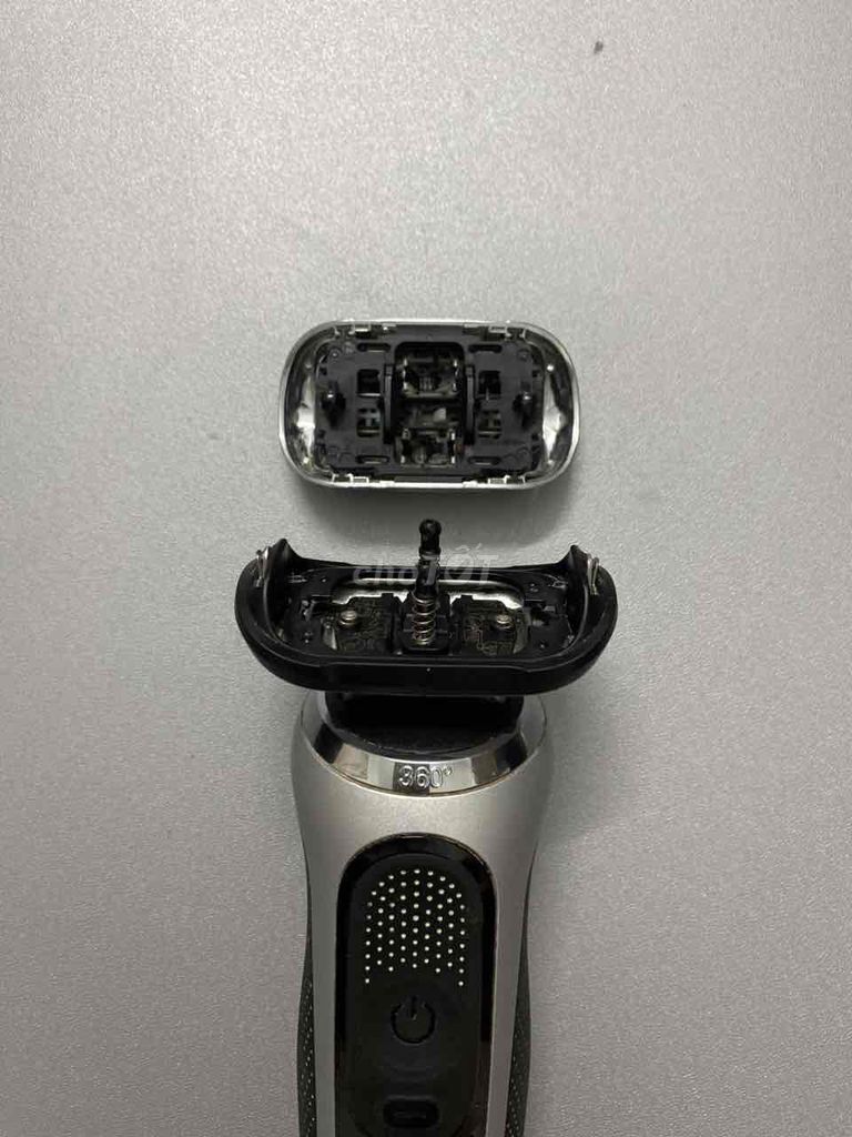 Máy cạo râu Braun S7 kèm cốc rửa