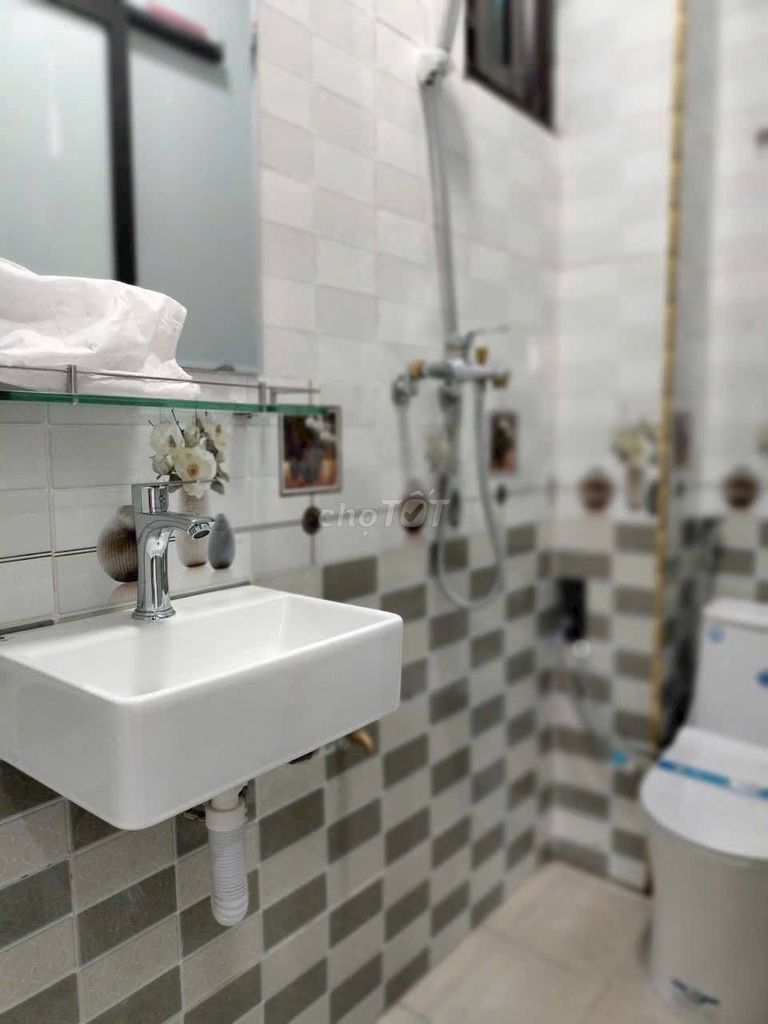 Дом в аренду в Динь Конг Тхуонге, 30м2х2 этаж, 5 м от машины