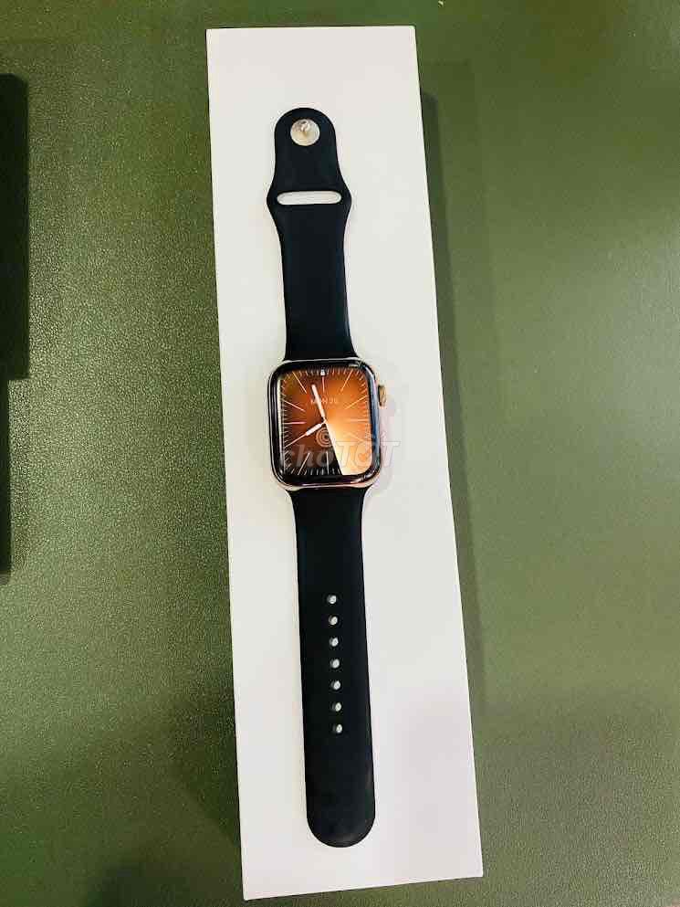 Apple Watch seri 5 bản thép Esim
